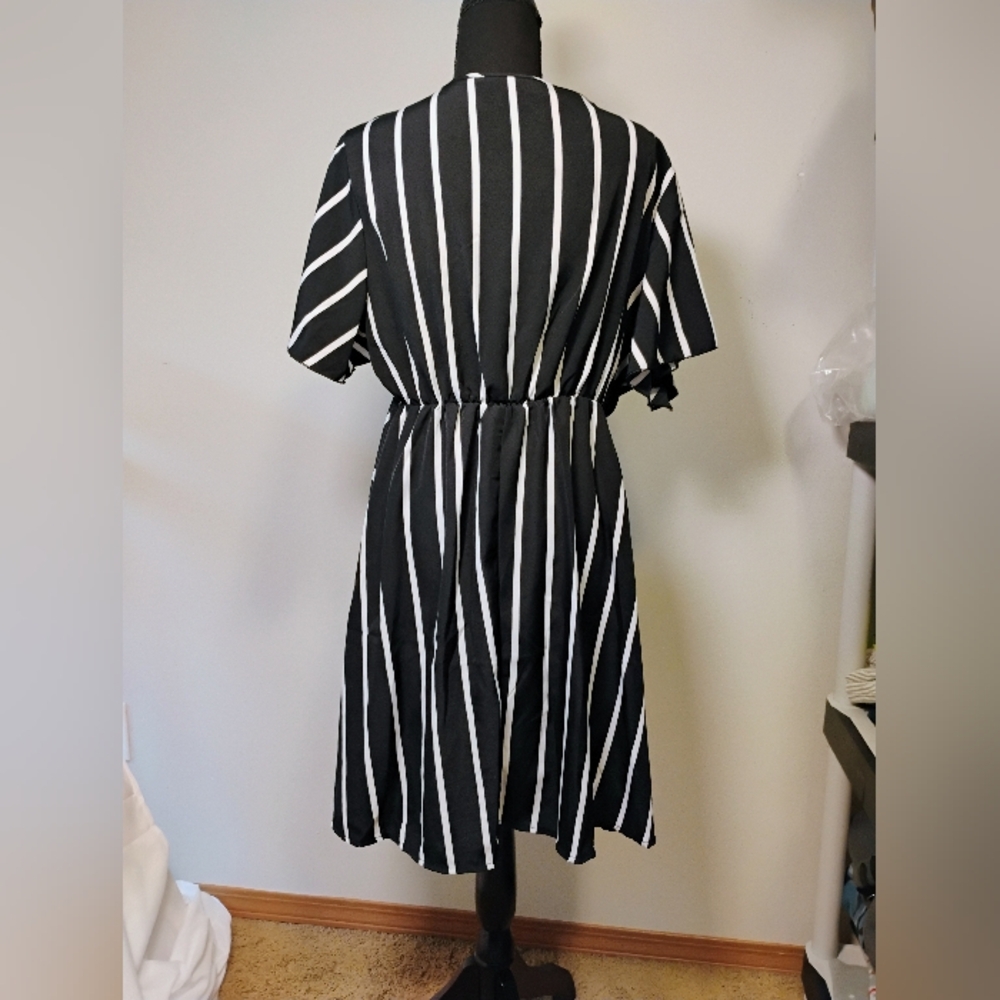 Chic Black and White Striped Midi Dress - Picture 2 of 2